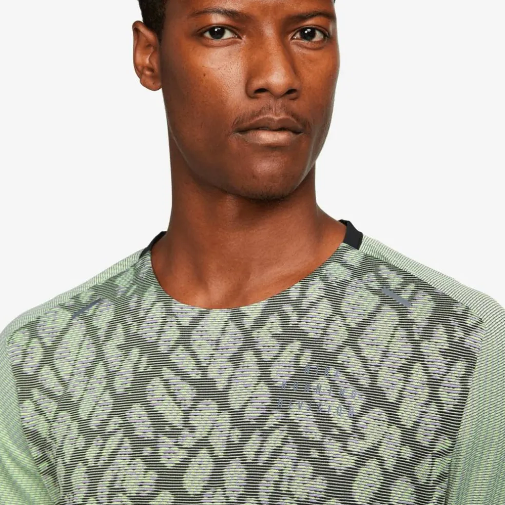 Dri-Fit ADV Run Division Techknit Herren T-Shirt