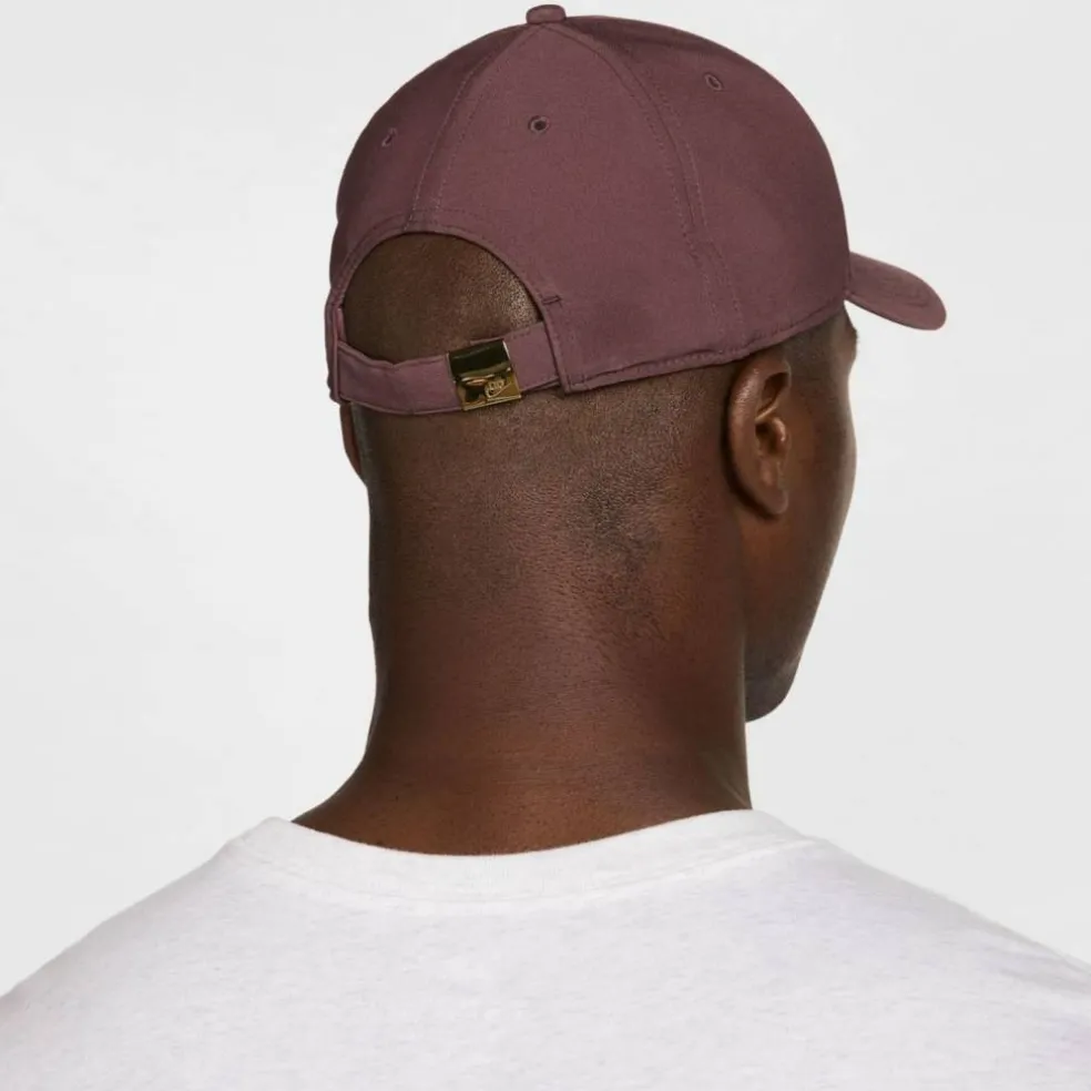 Dri-Fit Structured Metal Logo Unisex Cap