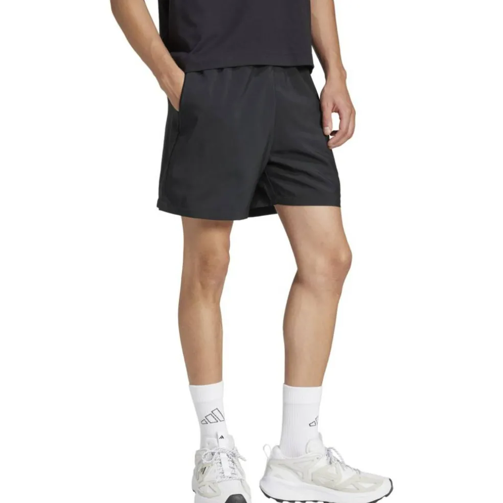 Essentials Small Logo Cargo Chelsea Herren Shorts