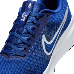 Run Defy Road Herren Laufschuhe